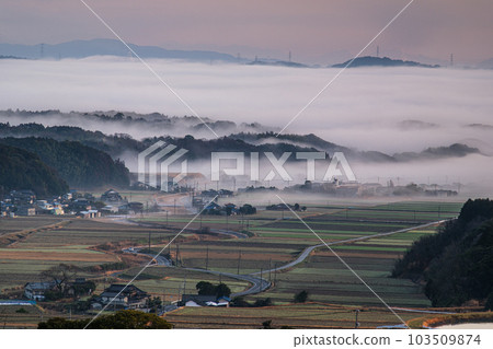Sea of clouds from Kiyomizu Temple (Miyawaka City, Fukuoka Prefecture) 103509874