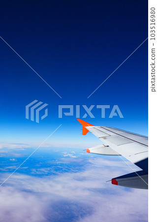 [Hokkaido Sapporo] Airplane sky 103516980
