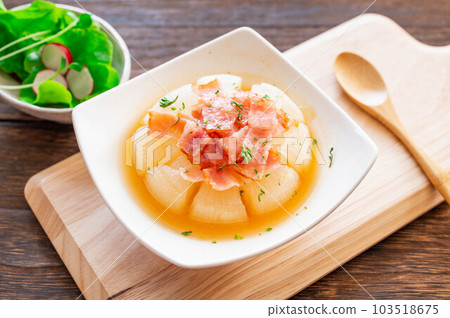 清湯燉新洋蔥 103518675