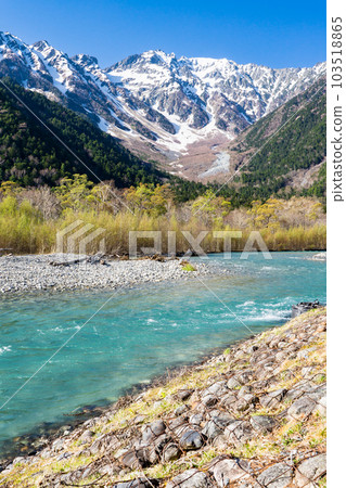 Azusa River and the Hotaka mountain range seen from Konashidaira campsite in Kamikochi, Nagano Prefecture Azusa River and the Hotaka mountain range seen from Konashidaira campsite in Kamikochi, Nagano Prefecture 103518865
