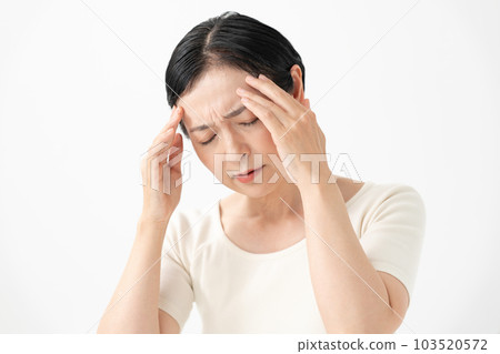 Stiff shoulder, headache, poor physical condition, female 103520572