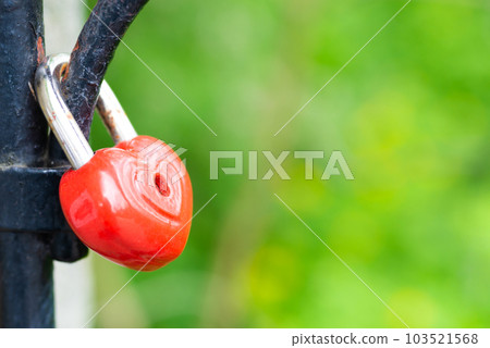 Red lock padlock love heart 103521568