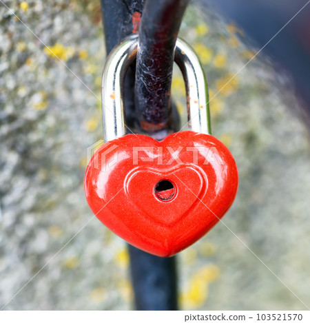 Red lock padlock love heart 103521570