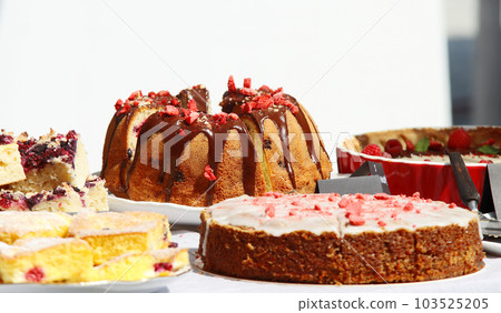 Fruit round cake with chocolate glaze called babovka Fruit round cake with chocolate glaze called babovka 103525205