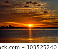 在東京灣的日出 103525240