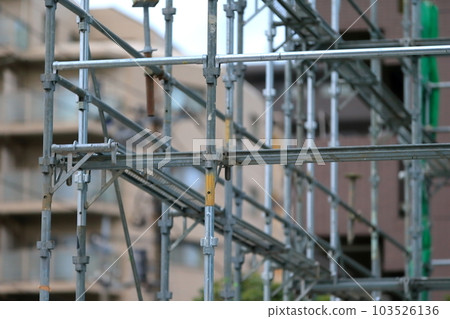 獨立式住宅的外部腳手架 103526136