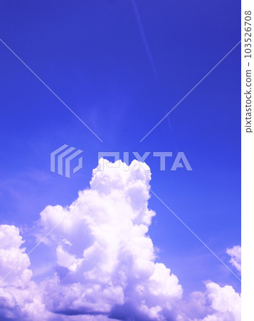 仲夏藍天和出云云彩 仲夏藍天和出云云彩 103526708