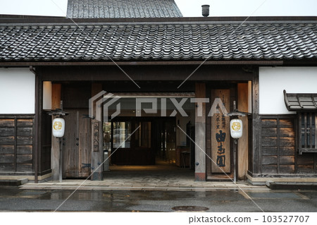 有牡丹園的 Nagayamon 門視圖 103527707