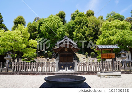 Osaka Taishi Town Eifuku-ji Temple Prince Shotoku Mausoleum (Eifuku-ji Kita Tumulus) (early summer) Osaka Taishi Town Eifuku-ji Temple Prince Shotoku Mausoleum (Eifuku-ji Kita Tumulus) (early summer) 103530318