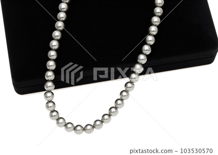 Black pearl necklace 103530570