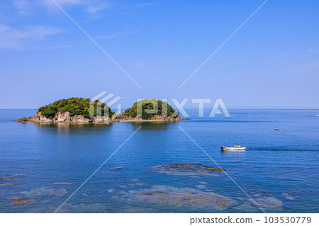 和歌山縣南部町南部灣無人島鹿島 103530779