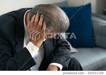 身體狀況不佳高級商人 103531156