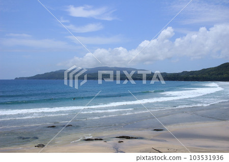 Mecca for surfing surrounded by the sea, mountains, rivers, sky and nature, Oki Beach Mecca for surfing surrounded by the sea, mountains, rivers, sky and nature, Oki Beach 103531936