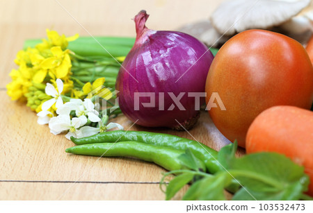 Fresh vegetables 103532473