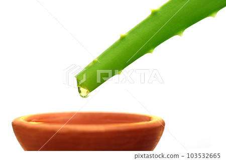 Falling aloe vera extract Falling aloe vera extract 103532665