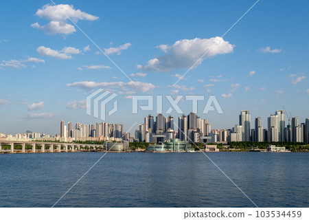 Han river Hangang and cityscape of Seoul South Korea at sunset 103534459