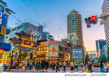 More than 3 weeks have passed since the transition to the 5th category of Yokohama cityscape in Japan, and the number of people without masks in Yokohama Chinatown has increased. No outbreak of infection = June 3 103536909