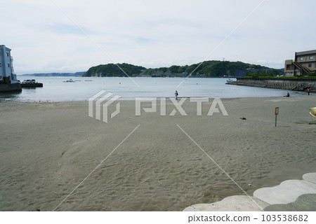從 Hayama Abuzuri 巴士站看到的奧巴馬海灘 從 Hayama Abuzuri 巴士站看到的奧巴馬海灘 103538682