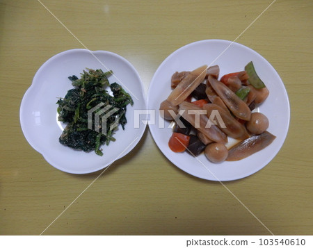 芝麻醬和燉菜 103540610