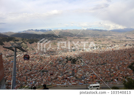 Panoramic view of the old town of La Paz, Bolivia 103540813