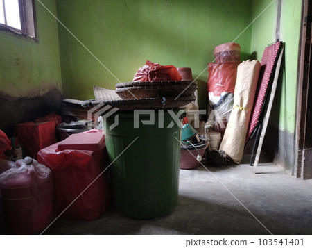 Wrapping all household furniture that is being renovated, such as pots, buckets, pans etc Wrapping all household furniture that is being renovated, such as pots, buckets, pans etc 103541401