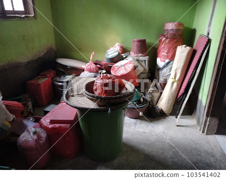 Wrapping all household furniture that is being renovated, such as pots, buckets, pans etc 103541402