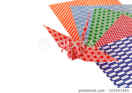 Paper crane clippings, material for lucky charms [white background] 103541485