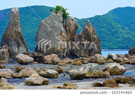 Hashigui-Iwa Rock "Hashiguiiwa" Hashigui-Iwa Rock "Hashiguiiwa" 103545469
