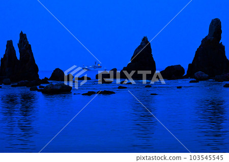 Hashigui-Iwa Rock "Hashiguiiwa" Hashigui-Iwa Rock "Hashiguiiwa" 103545545