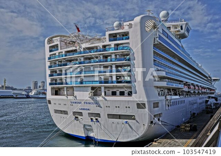 Cruise ship at anchor (Diamond Princess) Cruise ship at anchor (Diamond Princess) 103547419
