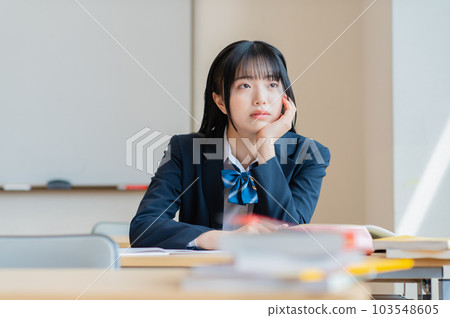 School girls studying in a cram school 103548605