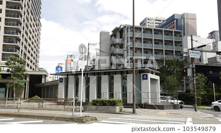 大阪地鐵禦堂筋線中津站3號出口、大阪市營巴士站“地鐵中津” 103549879
