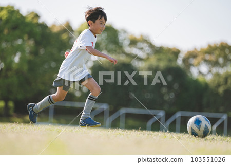 soccer ball, soccerball, football 103551026