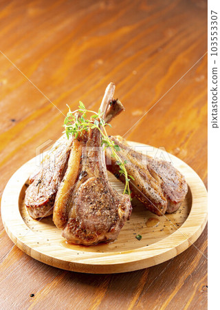 美味的羊肉菜羊排 美味的羊肉菜羊排 103553307