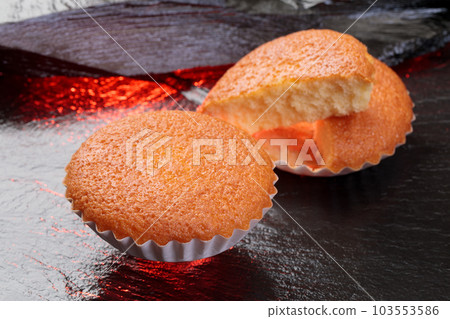 Image of baking Western confectionery Madeleine 103553586
