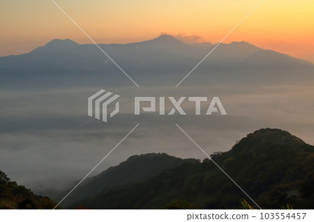 清晨從田原山峠觀景台看到的雲海 清晨從田原山峠觀景台看到的雲海 103554457