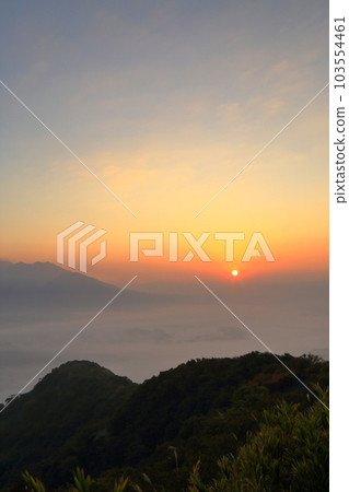 Sea of clouds seen from Tawarayama Pass Observatory in the early morning Sea of clouds seen from Tawarayama Pass Observatory in the early morning 103554461