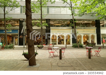 午餐時間的丸之內仲鳥 103554942