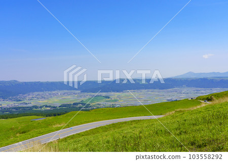 可以體驗阿蘇雄偉草原的行車路線“阿蘇全景線” 可以體驗阿蘇雄偉草原的行車路線“阿蘇全景線” 103558292