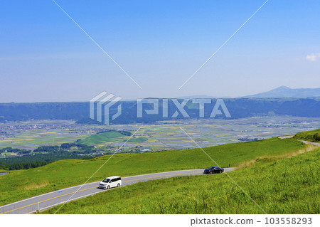 可以體驗阿蘇雄偉草原的行車路線“阿蘇全景線” 103558293