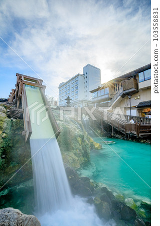 春天的草津溫泉 湯畠竹 群馬縣草津町 103558831