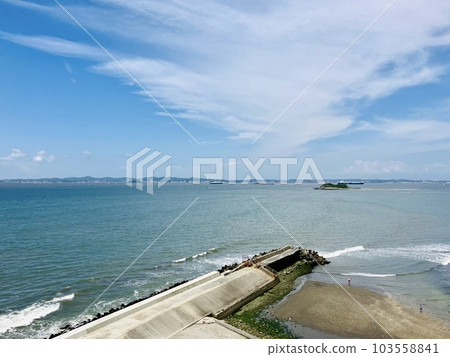 Cape Futtsu_Tokyo Bay sandy beach at ebb tide during clam digging season seen from Cape Futtsu 103558841