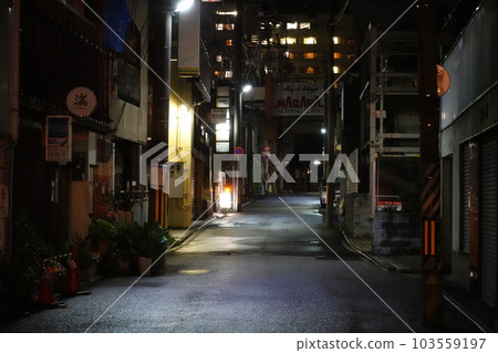 後街的夜店 後街的夜店 103559197