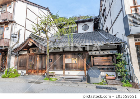 Kinosaki-cho, Toyooka City, Hyogo Prefecture: Kinosaki Onsen Yanagiyu, a popular hot spring area in the Kansai region 103559551