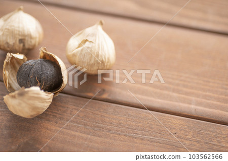 Fatigue recovery single piece of black garlic 103562566