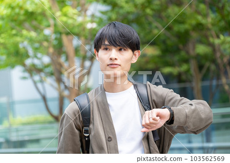 檢查時間的社會一員 商務休閒 103562569