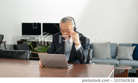 Business senior headset online 103562616