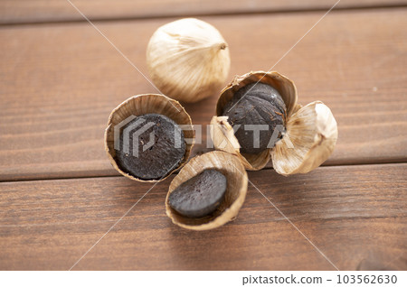 Fatigue Recovery A Piece of Black Garlic Fatigue Recovery A Piece of Black Garlic 103562630