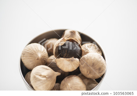 Fatigue Recovery A Piece of Black Garlic Fatigue Recovery A Piece of Black Garlic 103563065