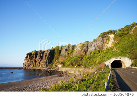 Bui隧道和日本北海道海 103564876